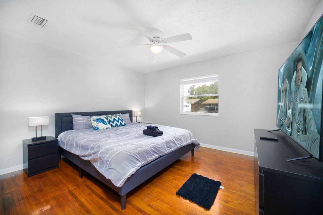 King Bedroom 2Bed1Bath Sleeps 4 Close To Town Center Downtown Beach Mayo Clinic Jacksonville Esterno foto