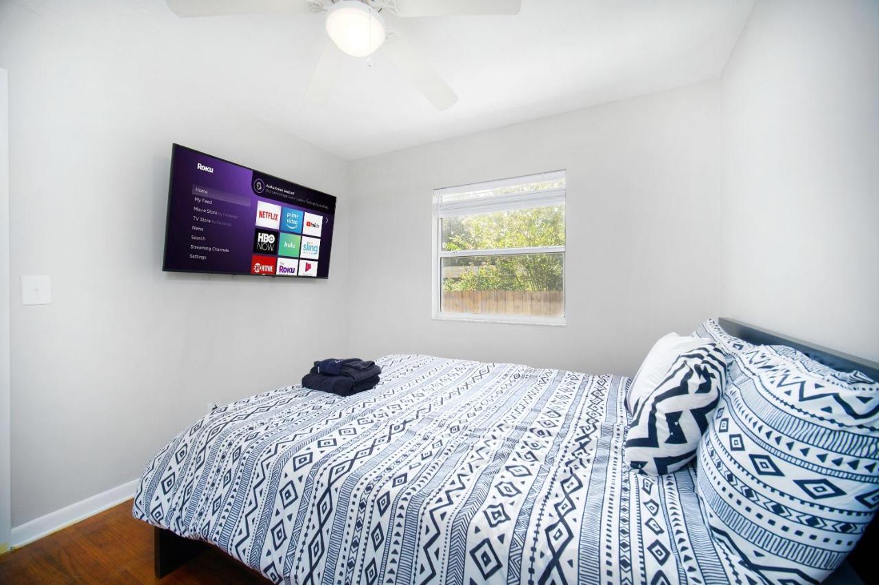 King Bedroom 2Bed1Bath Sleeps 4 Close To Town Center Downtown Beach Mayo Clinic Jacksonville Esterno foto