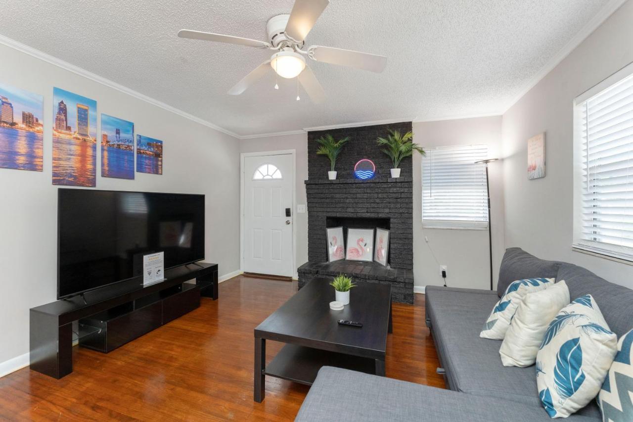 King Bedroom 2Bed1Bath Sleeps 4 Close To Town Center Downtown Beach Mayo Clinic Jacksonville Esterno foto