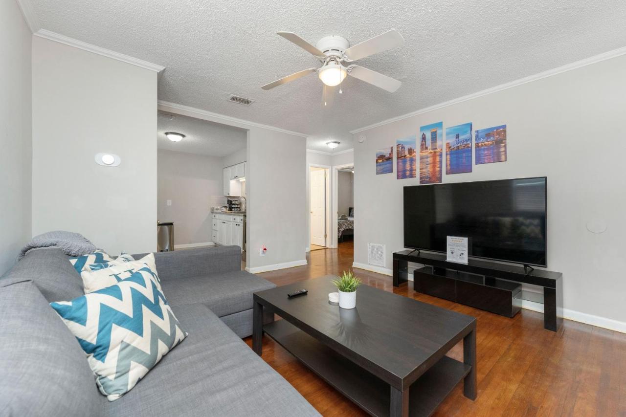 King Bedroom 2Bed1Bath Sleeps 4 Close To Town Center Downtown Beach Mayo Clinic Jacksonville Esterno foto